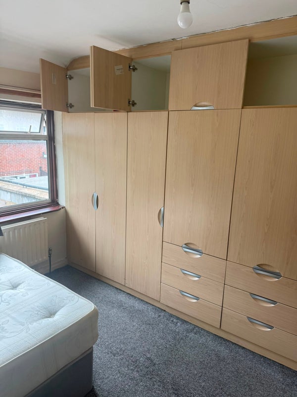 Double Rooms for Rent in Nw